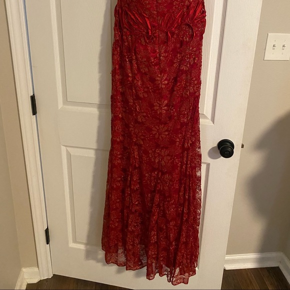 Red formal dress - Picture 5 of 6